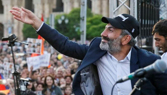 Armenia crisis: Opposition leader Pashinyan faces PM vote