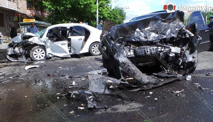 Երևանում երեք ավտոմեքենա է բախվել. կա զոհ