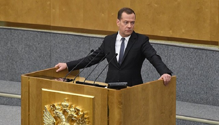Медведев возглавил правительство