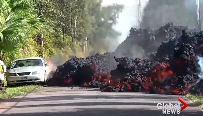 Видео: извержение вулкана на Гавайях уничтожает Ford Mustang