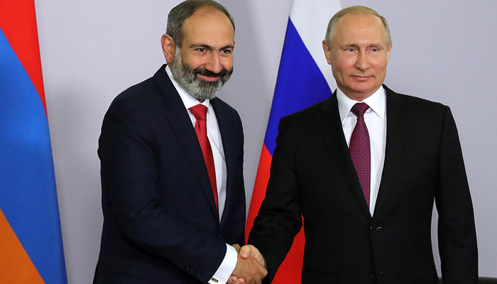 Путин на встрече с Пашиняном выразил надежду на поступательное развитие отношений
