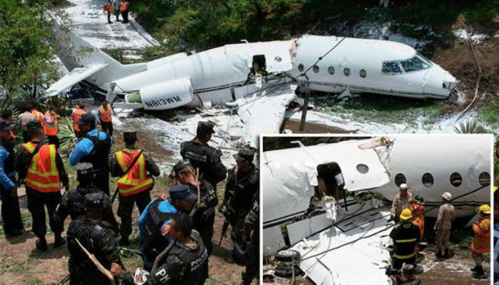 Самолёт разломился надвое в аэропорту в Гондурасе