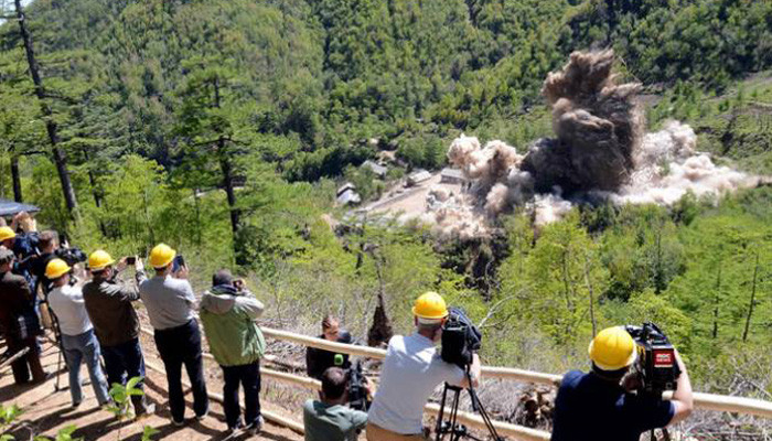 Видео разрушения ядерного полигона в КНДР