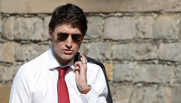 Канадский премьер пострадал из-за солнечных очков