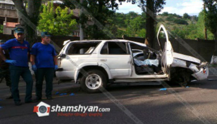 Խոշոր ավտովթար Երևանում. Toyota-ն բախվել է ծառին. վարորդը տեղում մահացել է