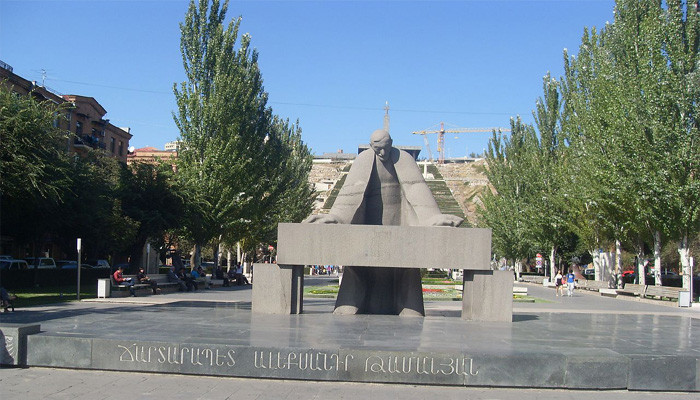 1974-ի այս օրը Երևանում բացվեց Ալեքսանդր Թամանյանի արձանը