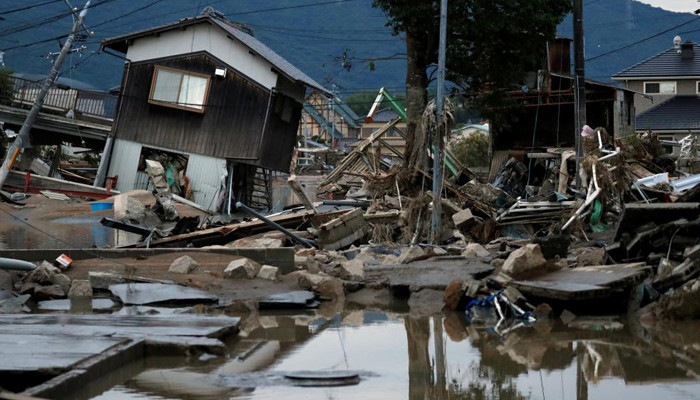В Японии число жертв ливневых дождей достигло 179 человек