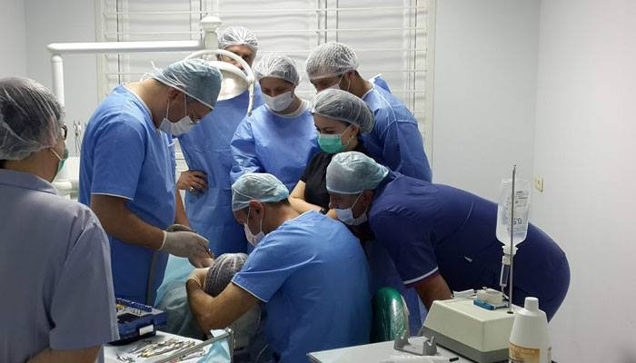 Компания Bredent Georgia совместно с клиникой New Dent XXI в рамках 14-го международного конгресса провела курс обучения по имплантологии