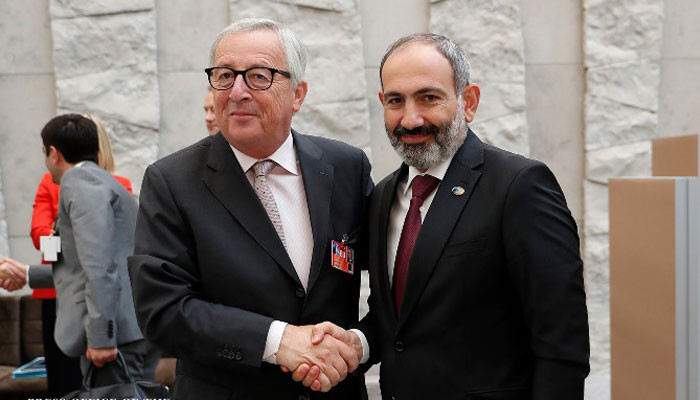 Пранкеры от имени премьера Армении пригласили главу ЕК Юнкера на шашлык