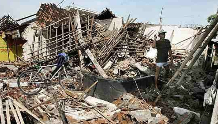 Число погибших из-за землетрясения в Индонезии достигло 91