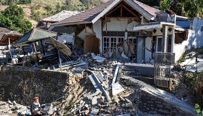 Жертвами землетрясения на острове Ломбок стали 460 человек