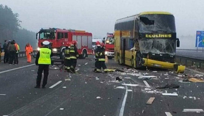 СМИ: в Польше перевернулся автобус с украинцами, пострадал 51 человек