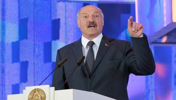 Лукашенко: Беларусь зажата извне, на юге у нас вообще демократия - дальше некуда