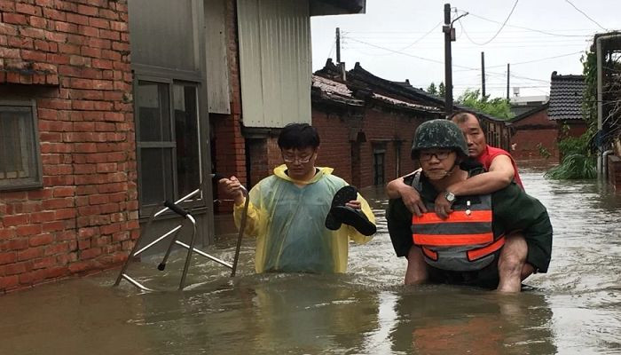 На Тайване семь человек погибли из-за наводнений