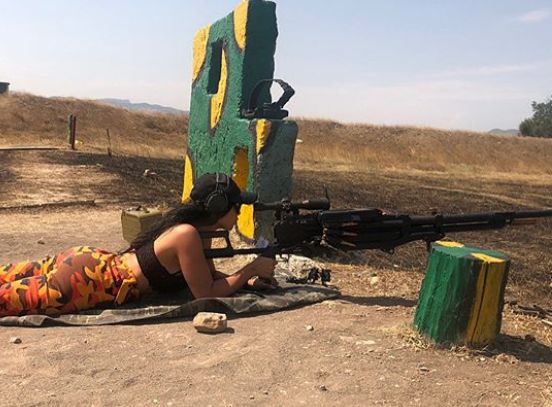 Դեն Բիլզերյանի ընկերուհին Արցախից զինվորական ֆոտոշարք է հրապարակել