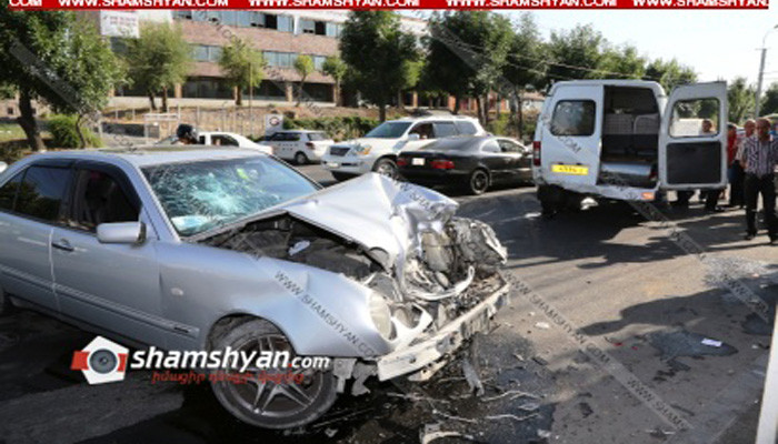 Խոշոր ավտովթար Երևանում. Mercedes -ը «մխրճվել է» ГАЗель-ի մեջ. կա 9 վիրավոր