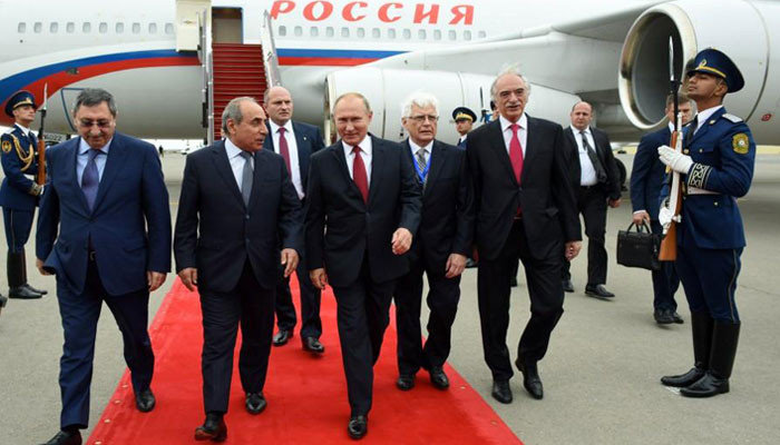 Владимир Путин прибыл в Баку с кратким рабочим визитом