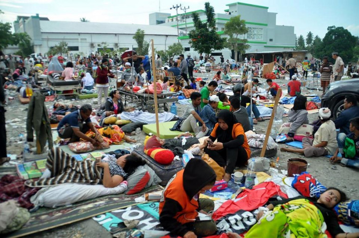Indonesia earthquake – Almost 400 dead in Palu as massive tsunami strikes after huge 7.5 magnitude quake