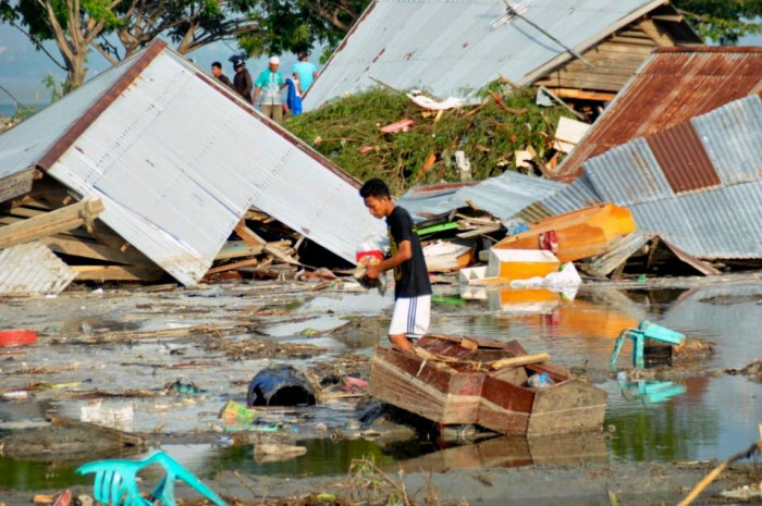 Երկրաշարժ և ցունամի Ինդոնեզիայում. զոհերի թիվը հասնում է 400-ի