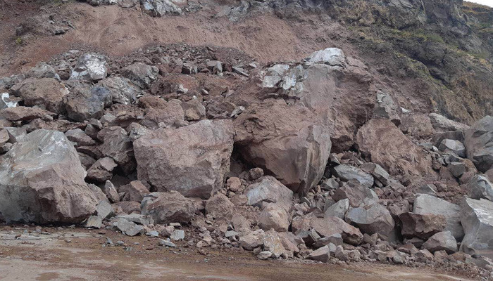Քարաթափման հետևանքով Գետափ-Մարտունի ավտոճանապարհը դարձել է միակողմանի երթևեկելի
