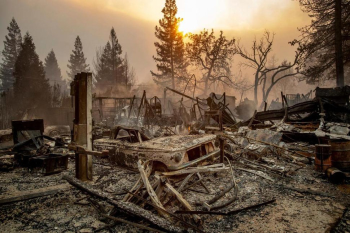 Город Парадайс в Калифорнии уничтожен лесным пожаром