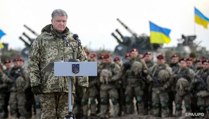 Порошенко заявил о переброске войск к границе с РФ