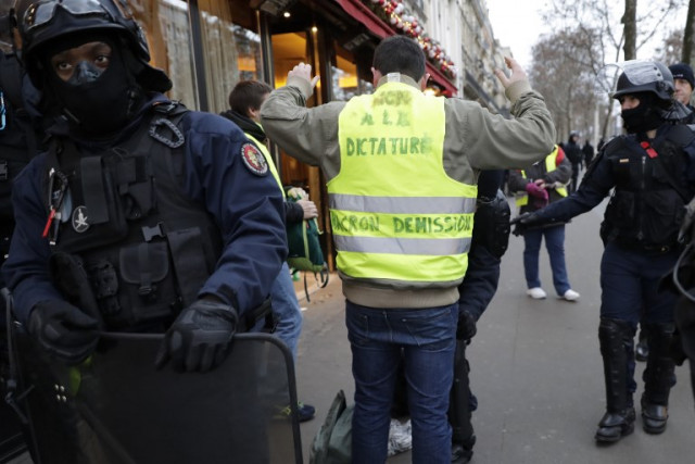 Փարիզում իրավիճակը շարունակում է լարված մնալ. կան հարյուրավոր ձերբակալվածներ