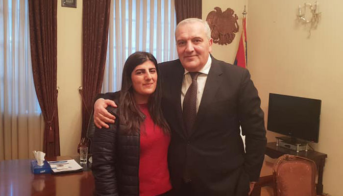 Վրաստանում հայ ուսանողուհին փողոցից 37,000 դոլար է գտել և վերադարձրել տիրոջը