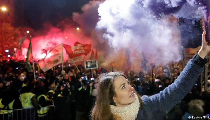 Hungary 'slave law' protesters target national TV