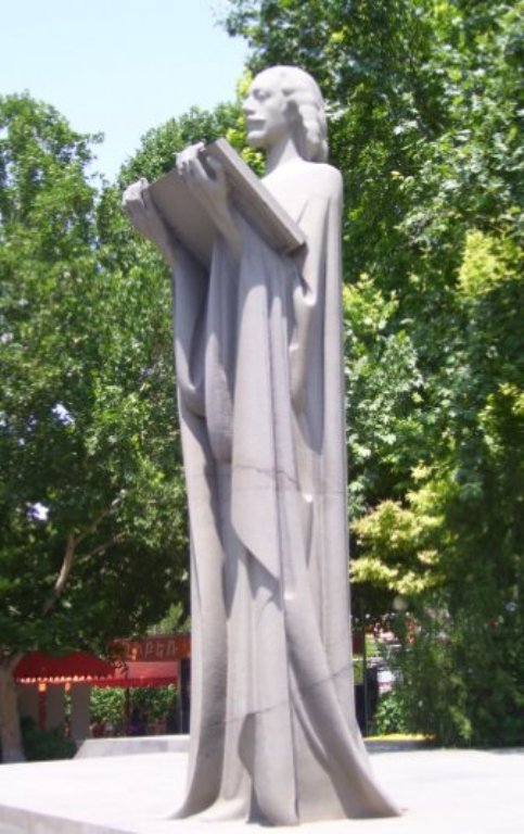 Արմեն Տիգրանյանի հուշարձանը Երևանում