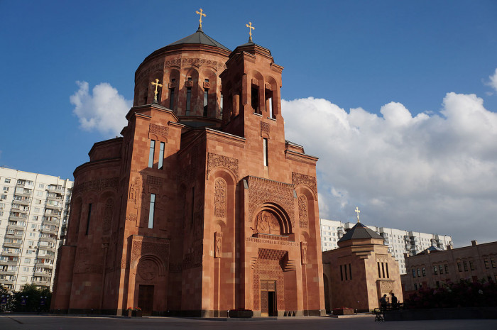 Սբ. Պայծառակերպության եկեղեցին և Սբ. Խաչ մատուռը Մոսկվայում