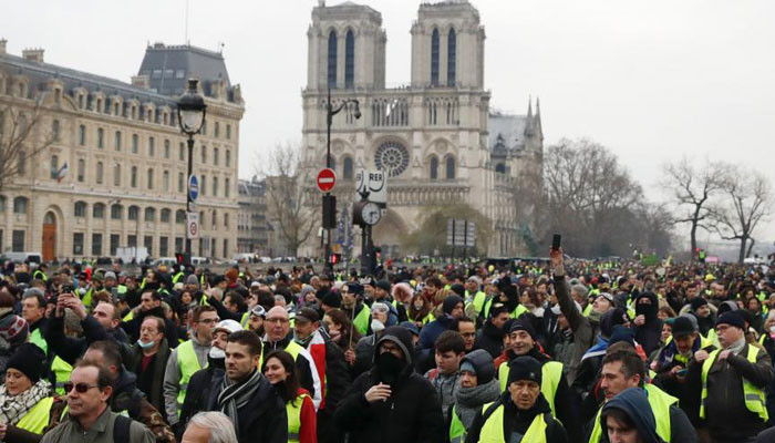 Франция ужесточает меры против "желтых жилетов"