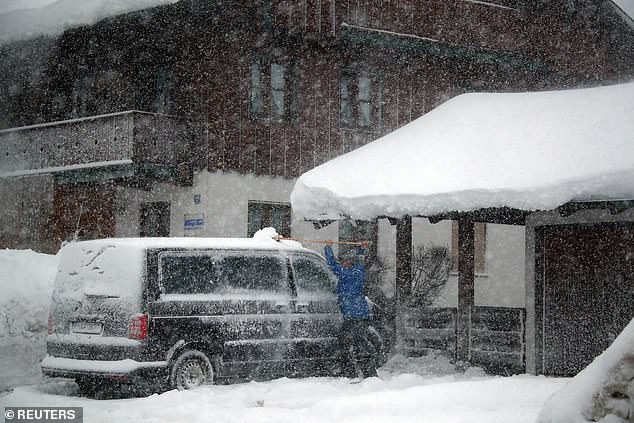 At least 14 killed in cold snap as heavy snow sweeps Europe