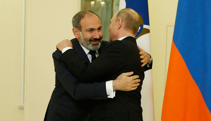 Путин поздравил Пашиняна с назначением на пост премьер-министра Армении