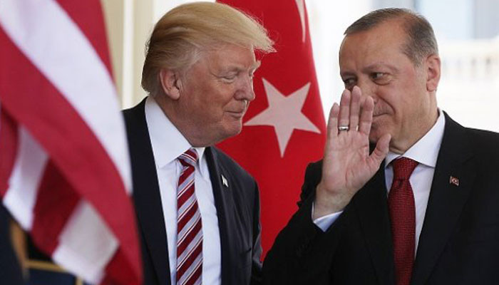 Trump'tan Erdoğan'a: "IŞİD'e karşı savaştığımız Kürtlere kötü muamelede bulunulmamalı"