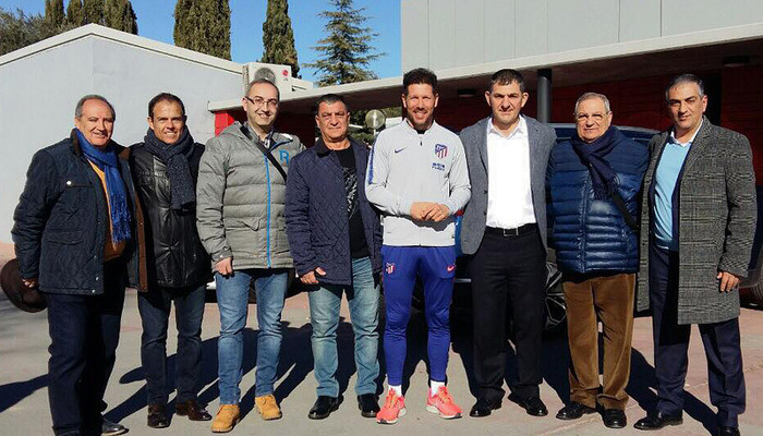 Հայաստանի հավաքականի մարզչական շտաբը հանդիպել է Դել Բոսկեի, Սիմեոնեի, Յերոյի հետ