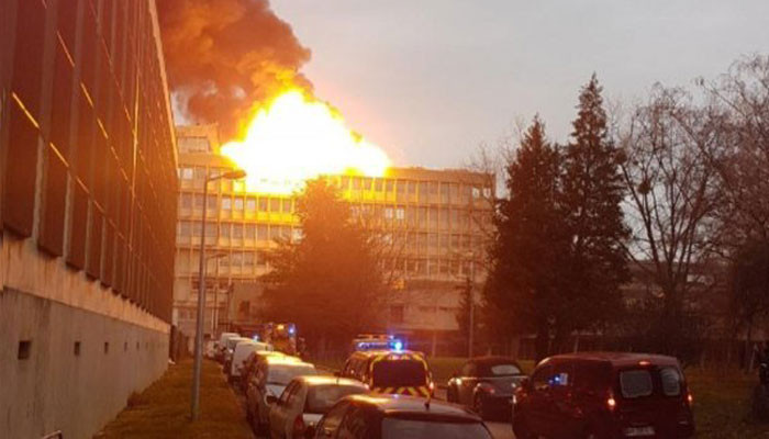 Взрыв прогремел в университете во французском Лионе