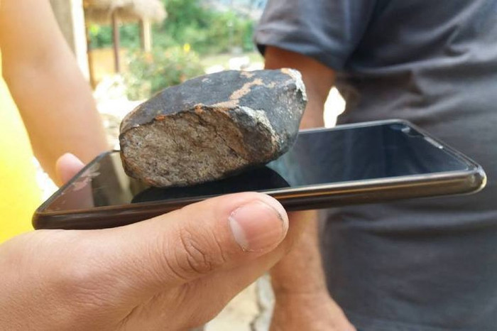 На Кубу упали два метеорита