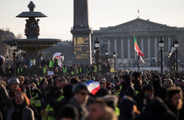 The demonstration of unions and &quot;yellow vests&quot; gathered 300 000 people