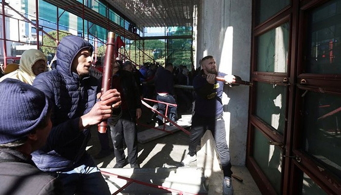 Ալբանիայում ցուցարարները գրոհել են վարչապետի նստավայրը