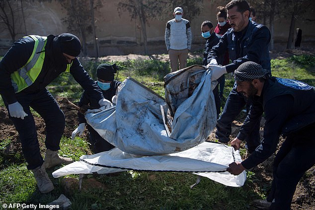 Սիրիայում ԴԱԻՇ-ի 3500 զոհերի գերեզման է հայտնաբերվել