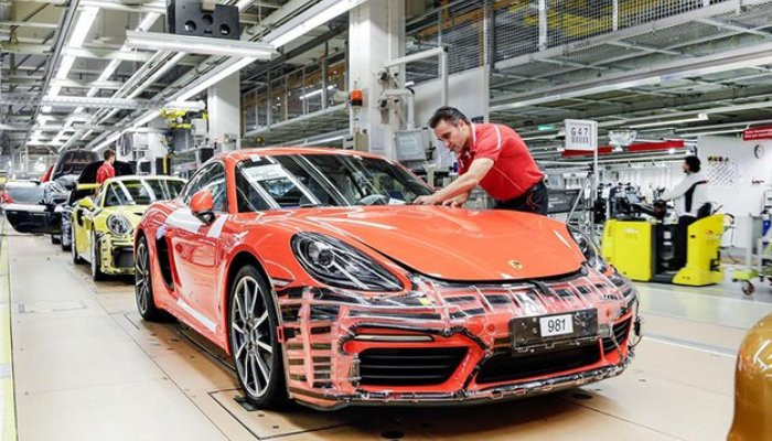Porsche выплатит сотрудникам по 9700 евро за их усердие
