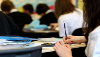 В грузинских школах отказались от выпускных экзаменов