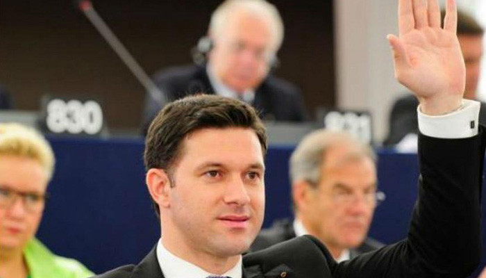 Anti-corruption prosecutors accuse former Romanian MEP of fiddling MEP expenses to tune of €50,000