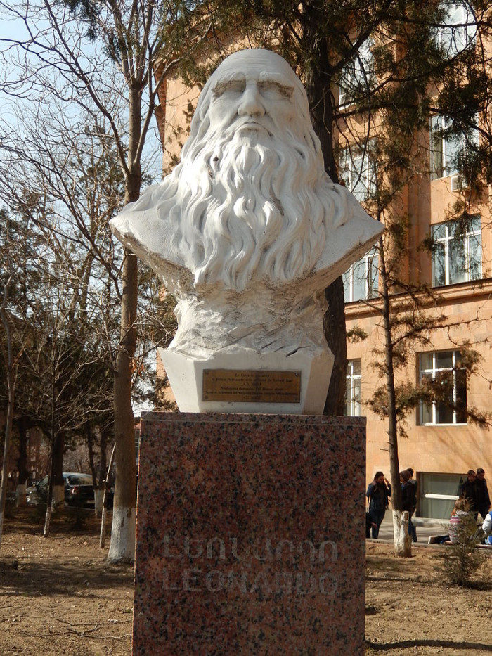 Լեոնարդո դա Վինչիի կիսանդրին Երևանում