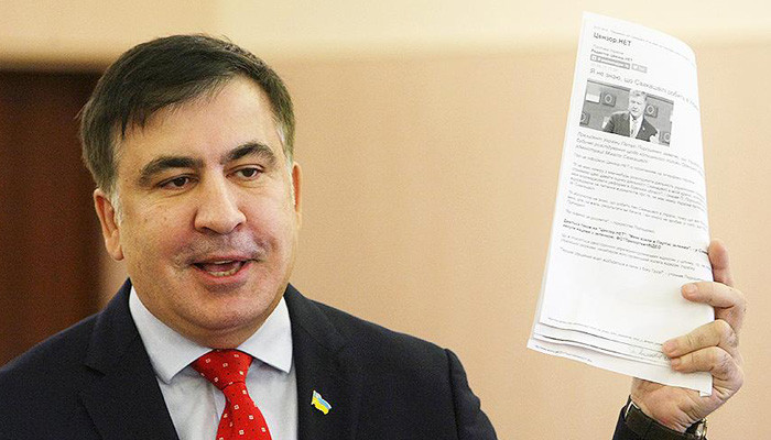 Саакашвили оценил «жалкий» вид Порошенко на дебатах