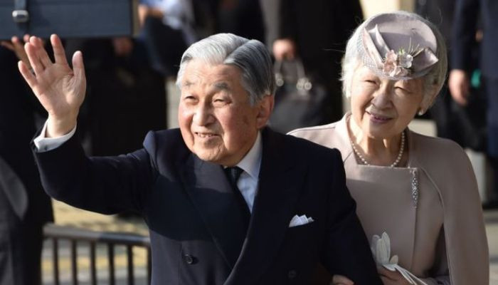 Emperor Akihito: Japanese monarch declares historic abdication