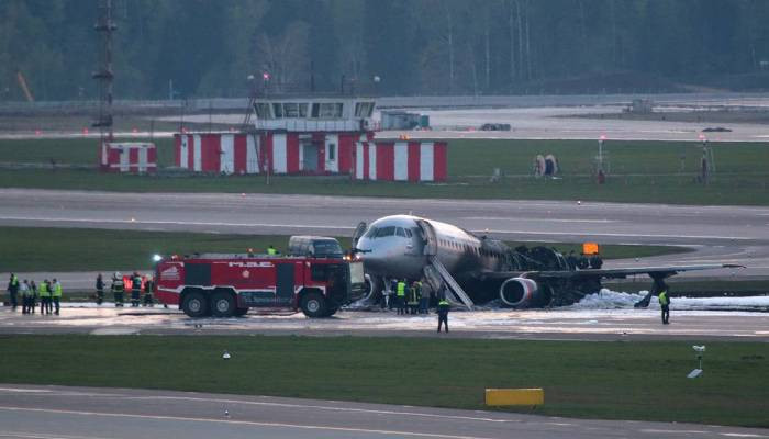 При аварийной посадке самолета в аэропорту Шереметьево погибли 13 человек