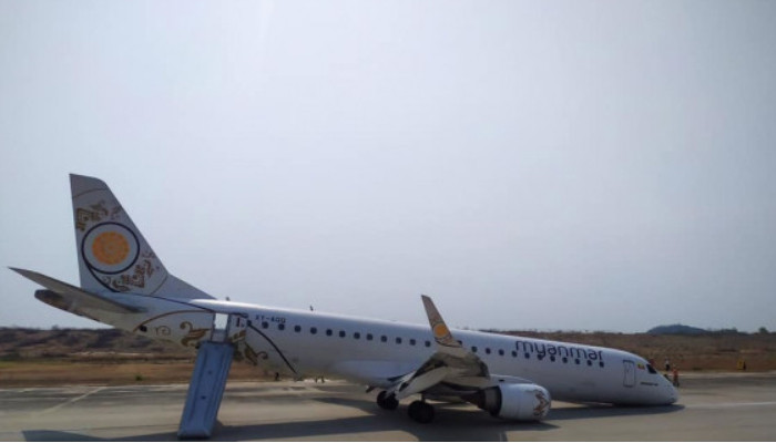 Пассажирский самолёт совершил аварийную посадку в Мьянме без шасси