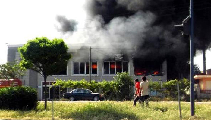 Mersin'de strafor fabrikasında yangın